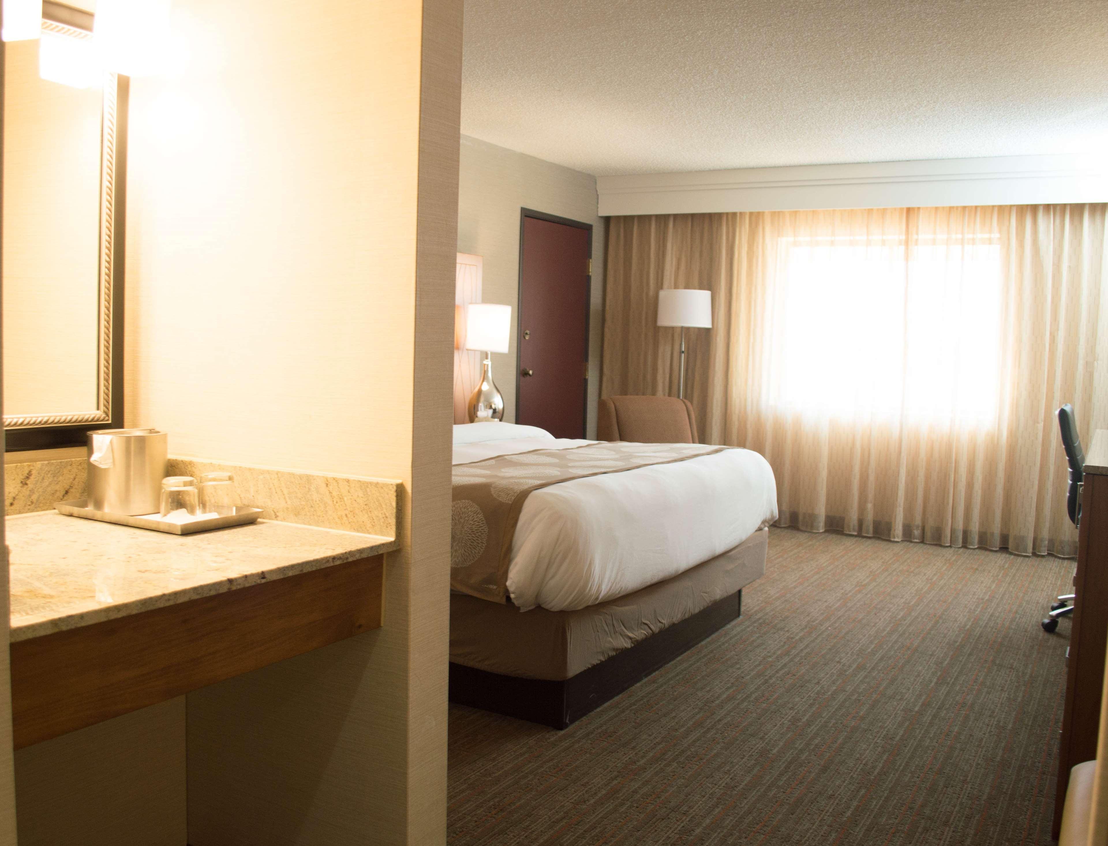 Radisson Hotel Detroit-Farmington Hills Exterior foto